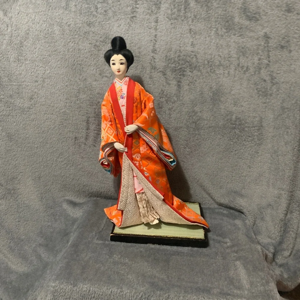 Vintage Japanese Geisha Doll Orange Silk Brocade Kimono Tatami Base 17 Inch